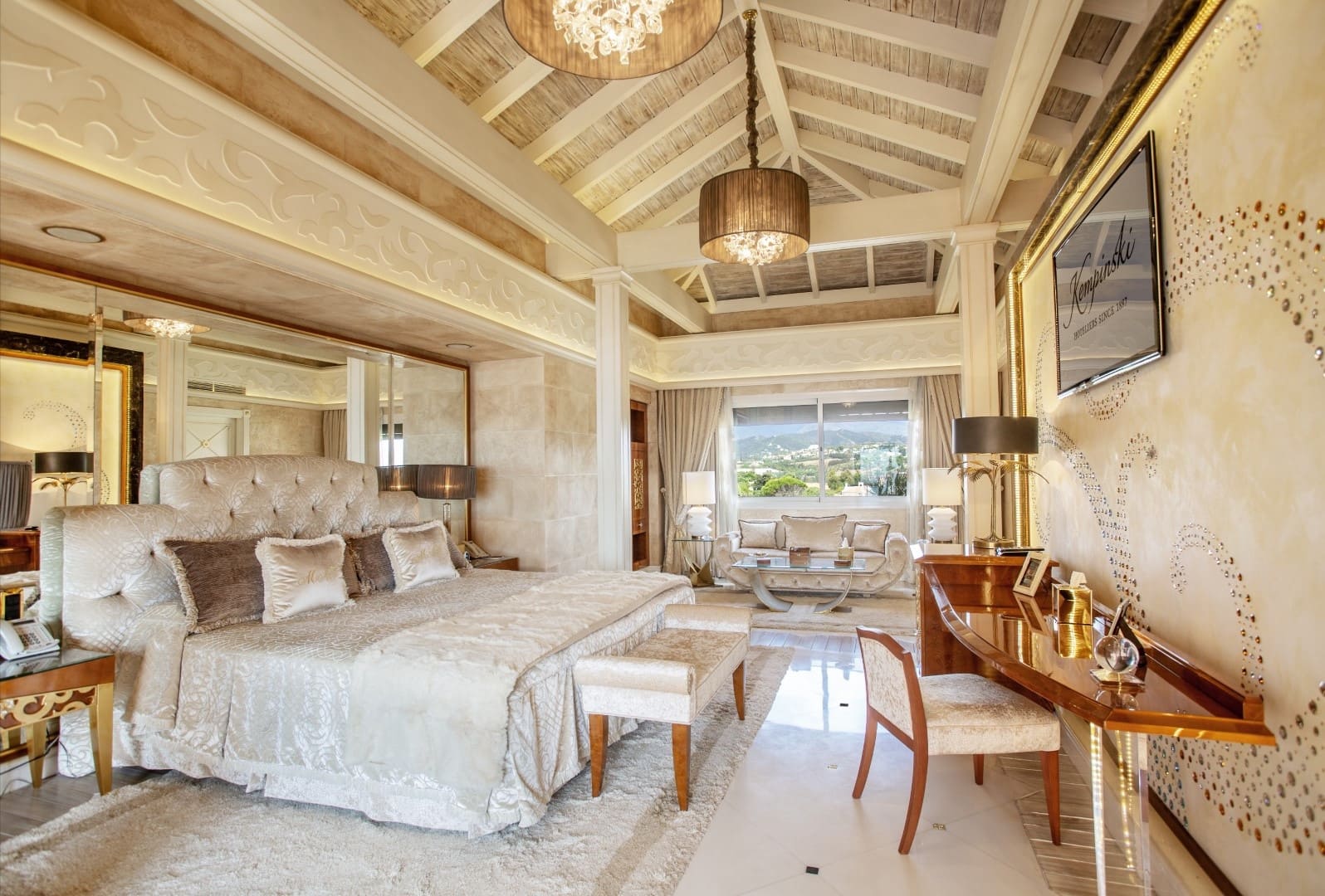 6 bedroom Penthouse for sale in Estepona with pool garage - € 5,990,000 (Ref: 8354630)