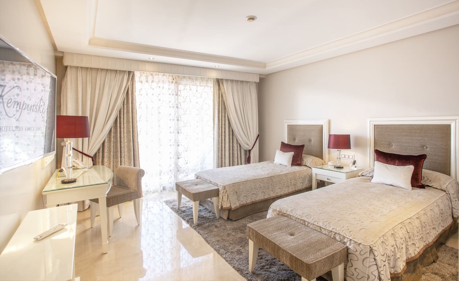6 bedroom Penthouse for sale in Estepona with pool garage - € 5,990,000 (Ref: 8354630)