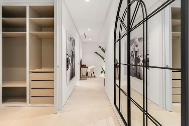 6 bedroom Villa for sale in San Pedro de Alcantara, Marbella with pool garage - € 3,795,000 (Ref: 8356702)