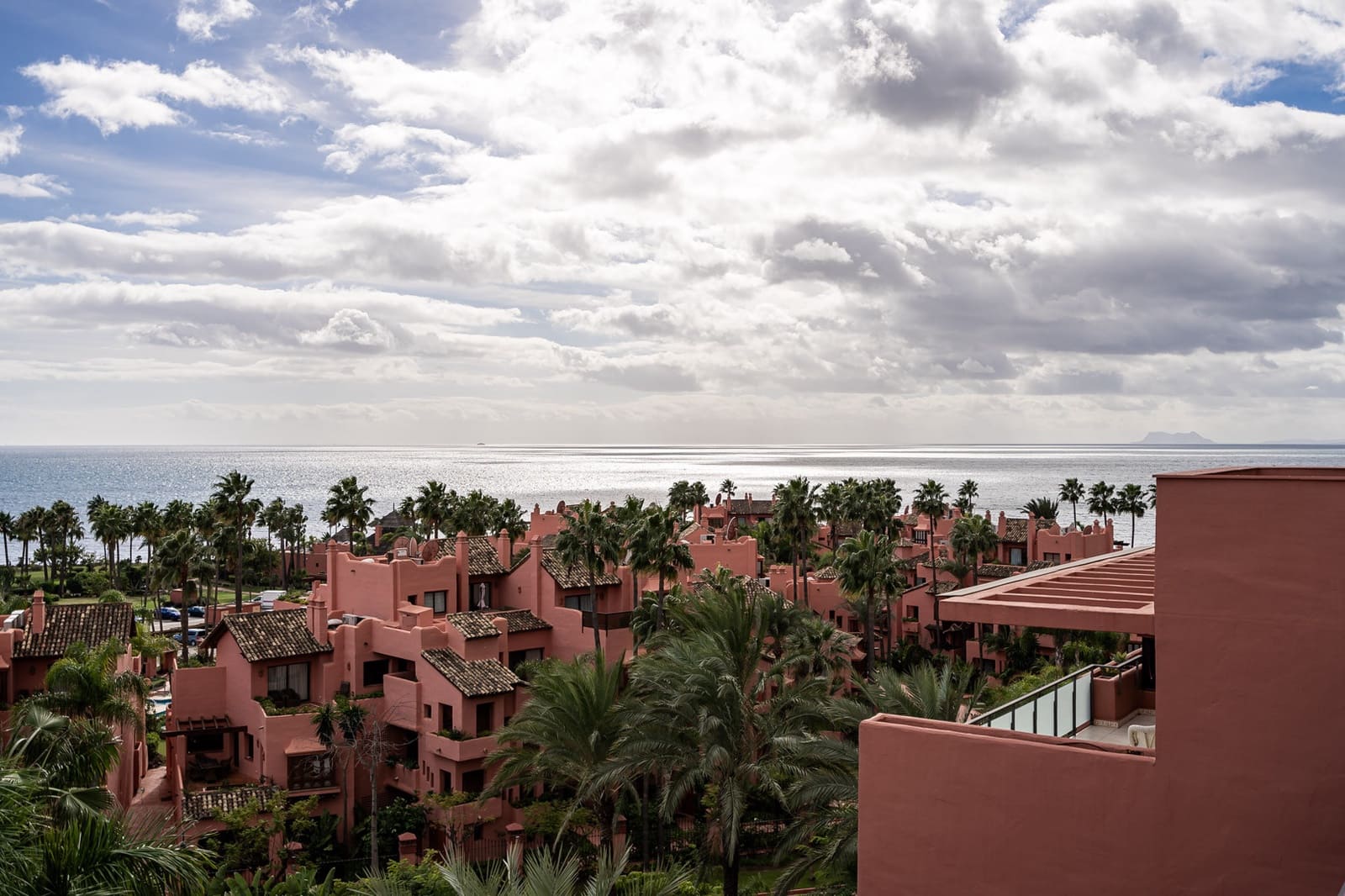 3 soverom Penthouse til salgs i Guadalmansa med svømmebasseng garasje - € 950 000 (Ref: 8356705)