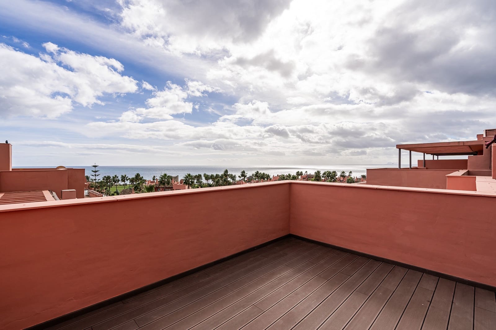 3 soverom Penthouse til salgs i Guadalmansa med svømmebasseng garasje - € 950 000 (Ref: 8356705)