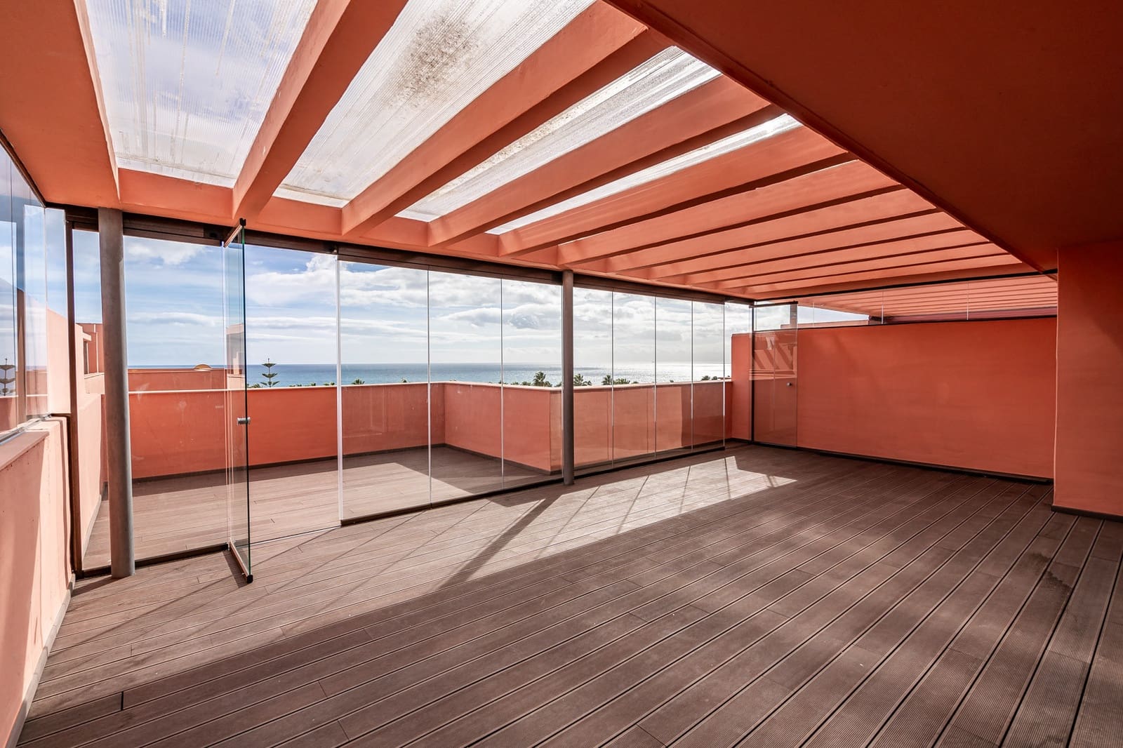 3 soverom Penthouse til salgs i Guadalmansa med svømmebasseng garasje - € 950 000 (Ref: 8356705)