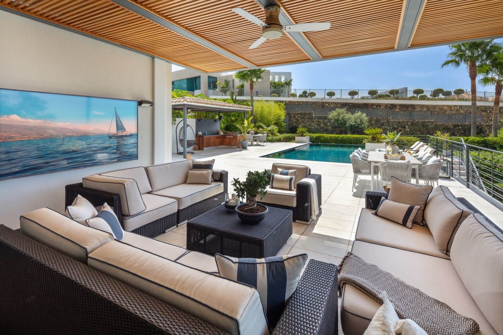 6 bedroom Villa for sale in Benahavis with pool garage - € 4,850,000 (Ref: 8356714)