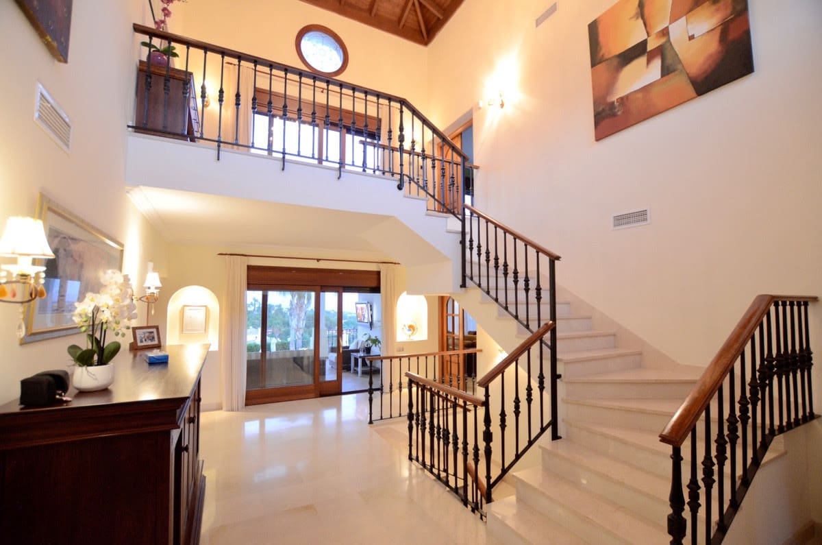 5 soveværelse Semi-Rækkehus til salg i Los Flamingos med swimmingpool garage - € 3.250.000 (Ref: 8356715)