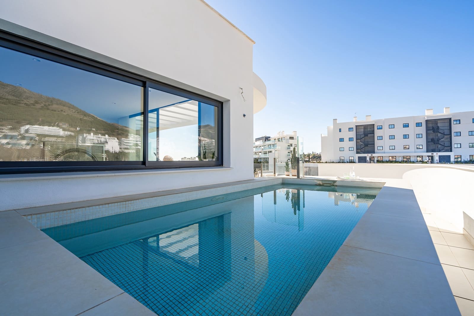 3 bedroom Penthouse for sale in Fuengirola with pool garage - € 1,350,000 (Ref: 8356717)