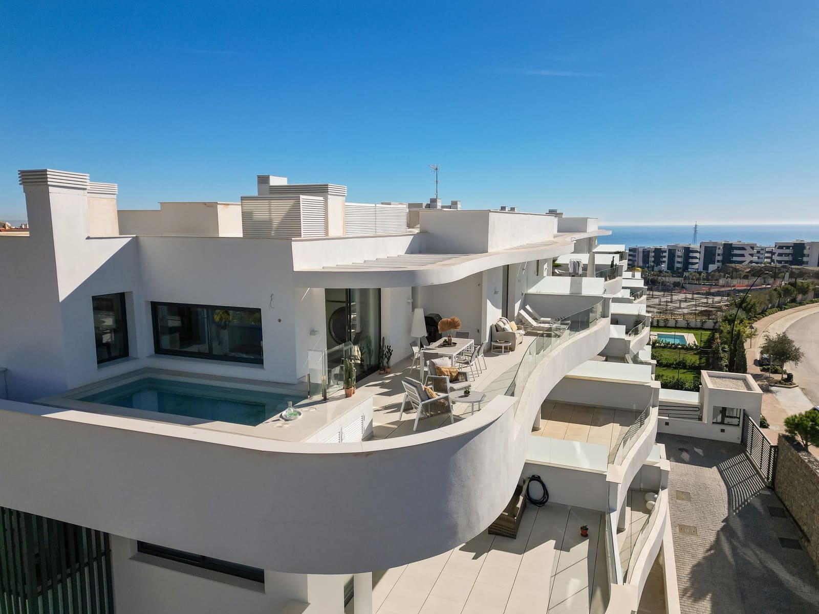 3 bedroom Penthouse for sale in Fuengirola with pool garage - € 1,350,000 (Ref: 8356717)