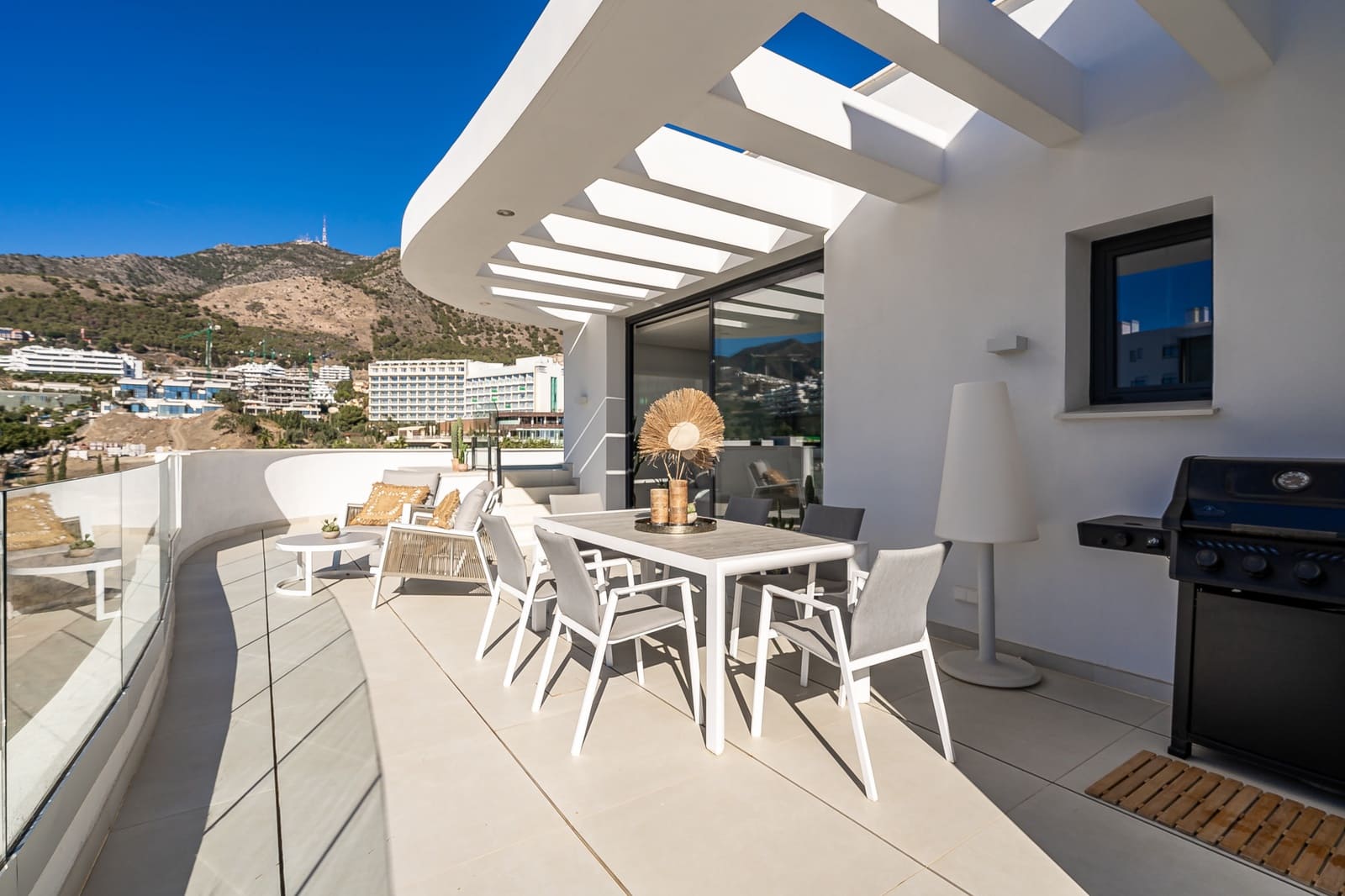 Ático de 3 habitaciones en Fuengirola en venta con piscina garaje - 1.350.000 € (Ref: 8356717)
