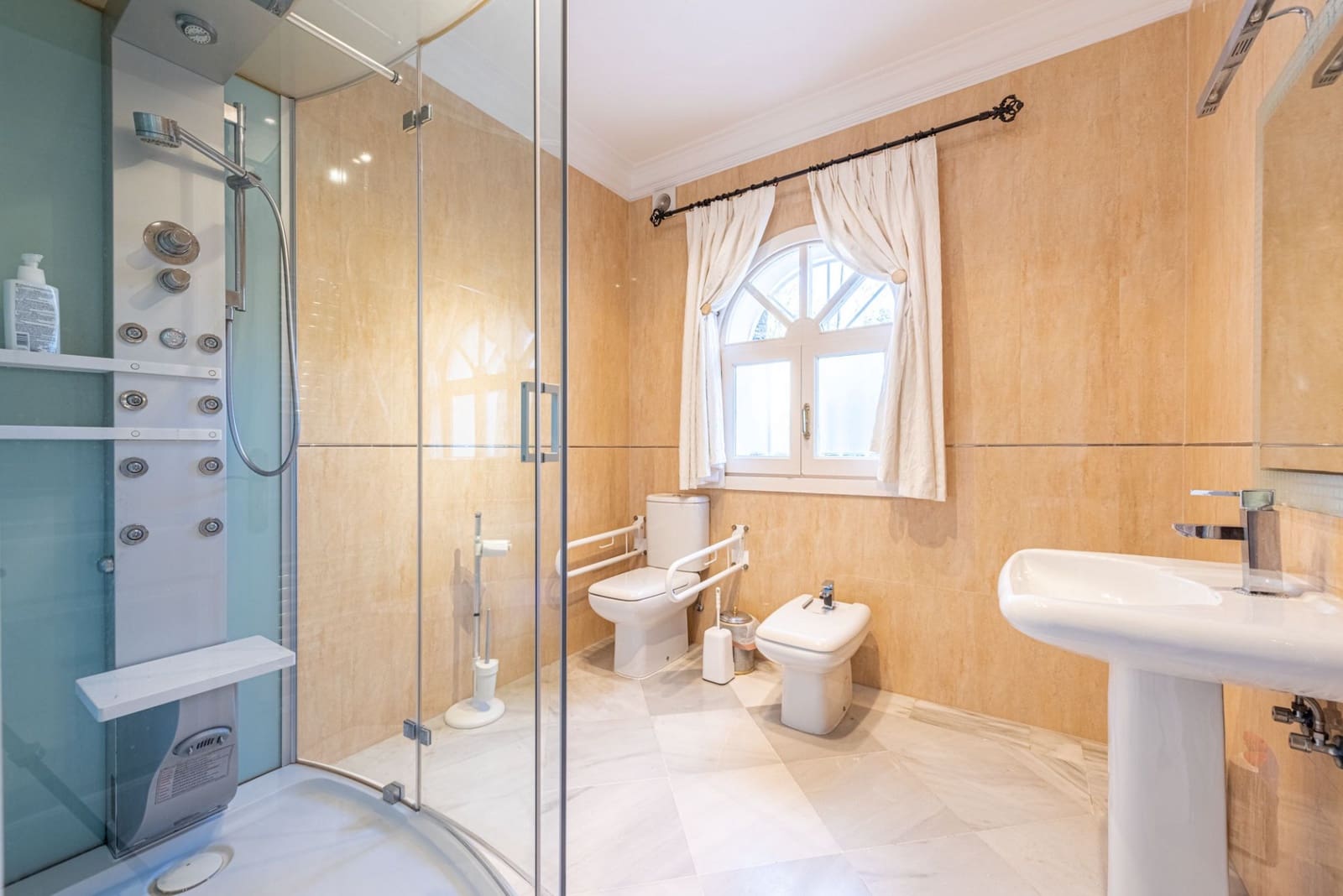 Chalet de 5 habitaciones en El Paraiso en venta con piscina - 2.950.000 € (Ref: 8356719)