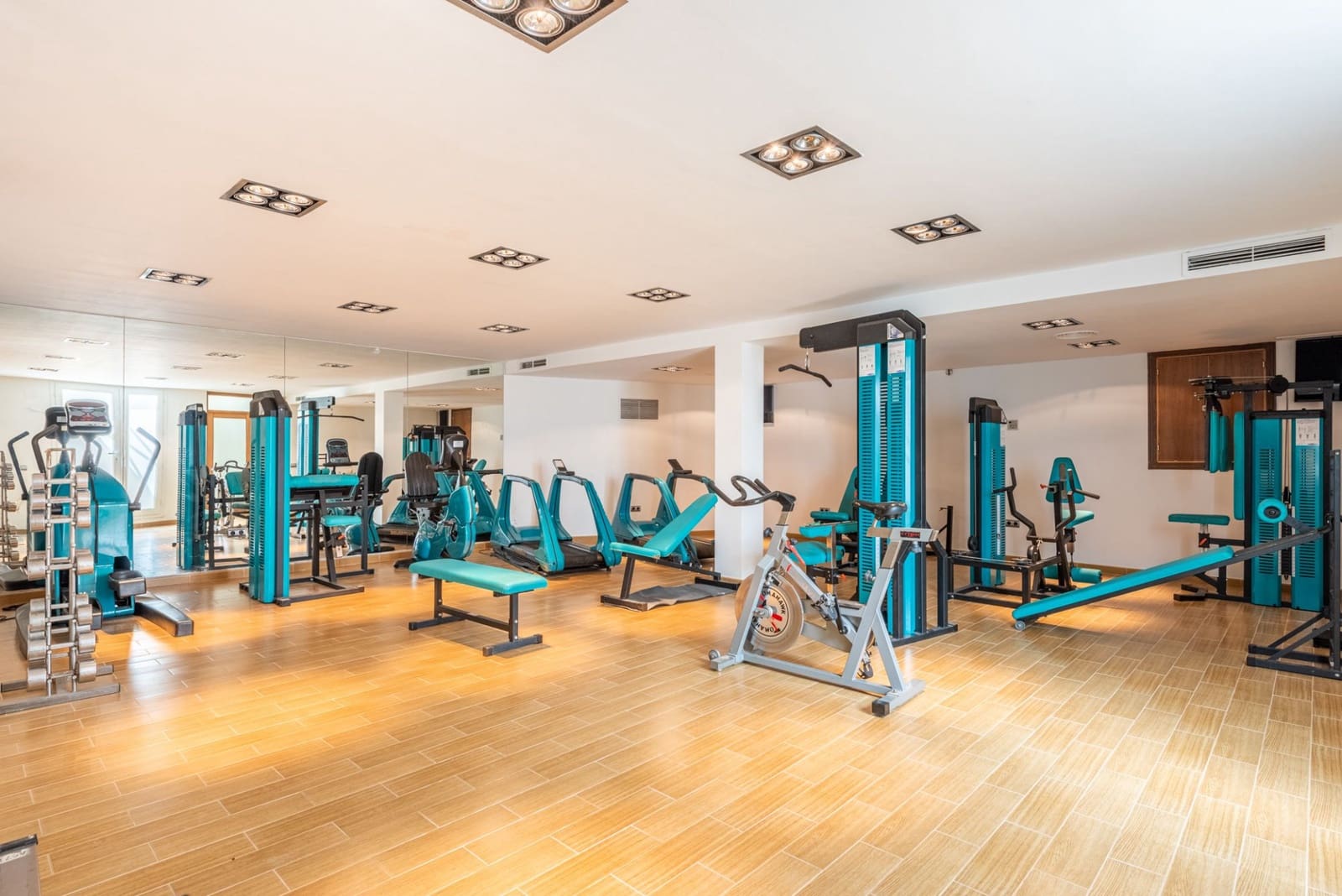 Chalet de 5 habitaciones en El Paraiso en venta con piscina - 2.950.000 € (Ref: 8356719)