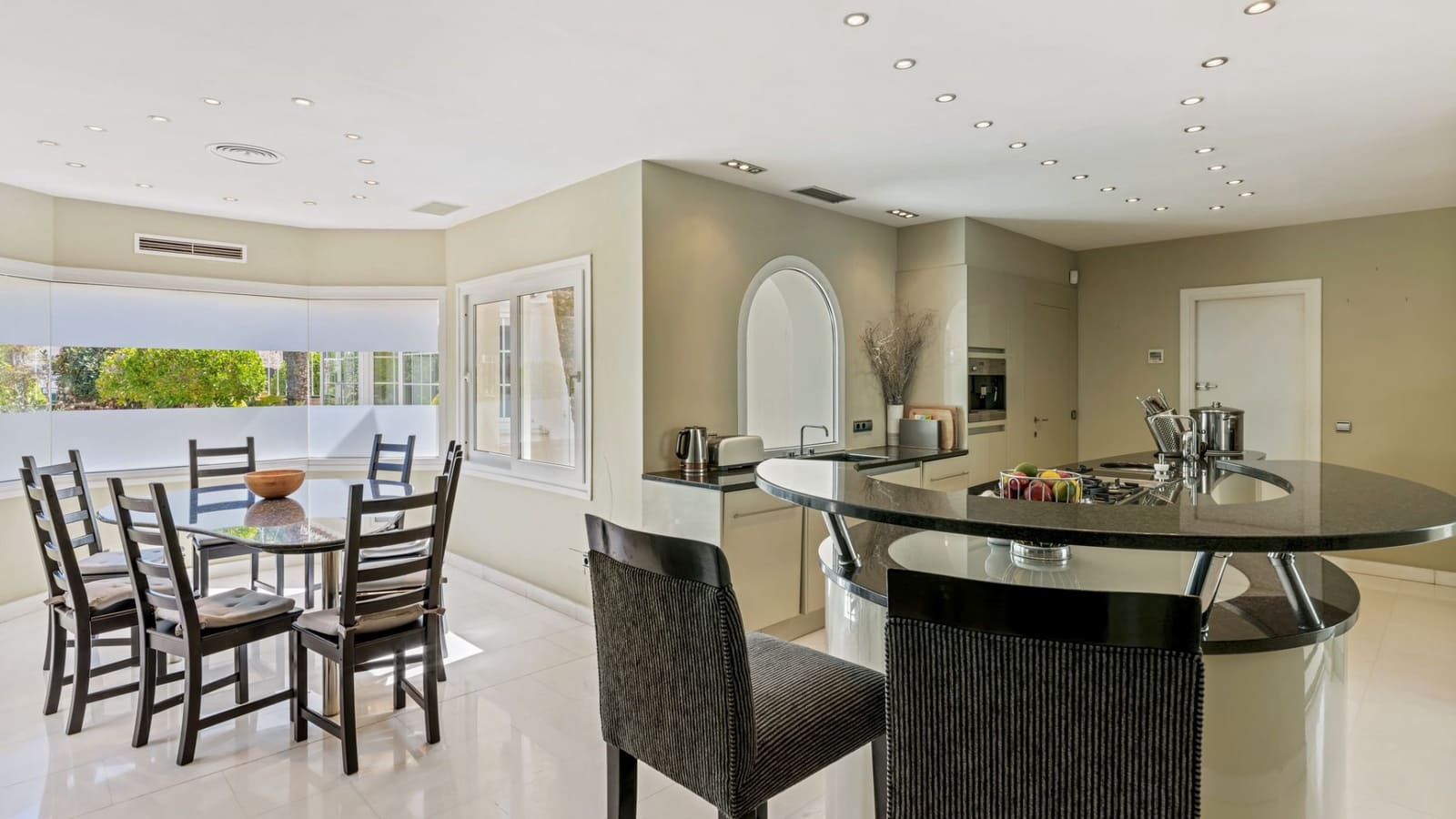 Chalet de 5 habitaciones en El Paraiso en venta con piscina - 2.950.000 € (Ref: 8356719)