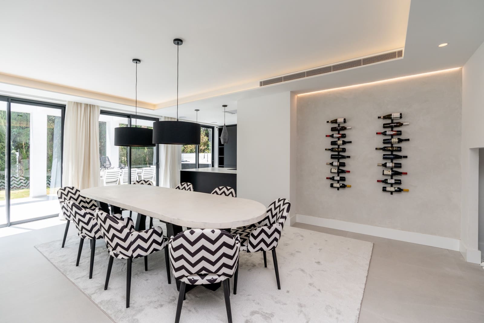 5 bedroom Villa for sale in Marbella with pool garage - € 3,350,000 (Ref: 8356724)