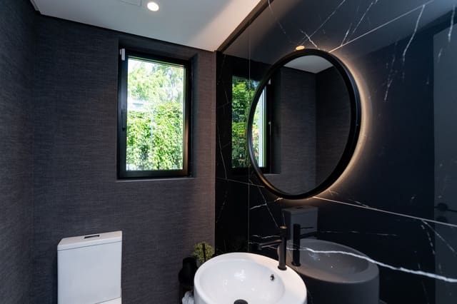 5 bedroom Villa for sale in Marbella with pool garage - € 3,350,000 (Ref: 8356724)