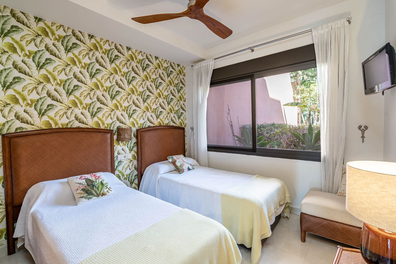 2 camera da letto Appartamento in vendita in New Golden Mile con piscina garage - 585.000 € (Rif: 8356747)