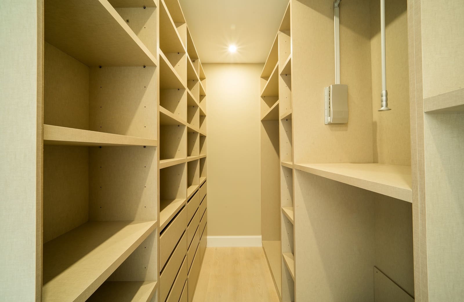 6 bedroom Villa for sale in Benahavis with pool garage - € 3,700,000 (Ref: 8356748)