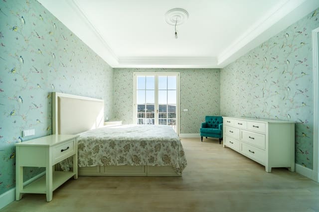 6 bedroom Villa for sale in Benahavís with pool garage - € 3,700,000 (Ref: 8356748)