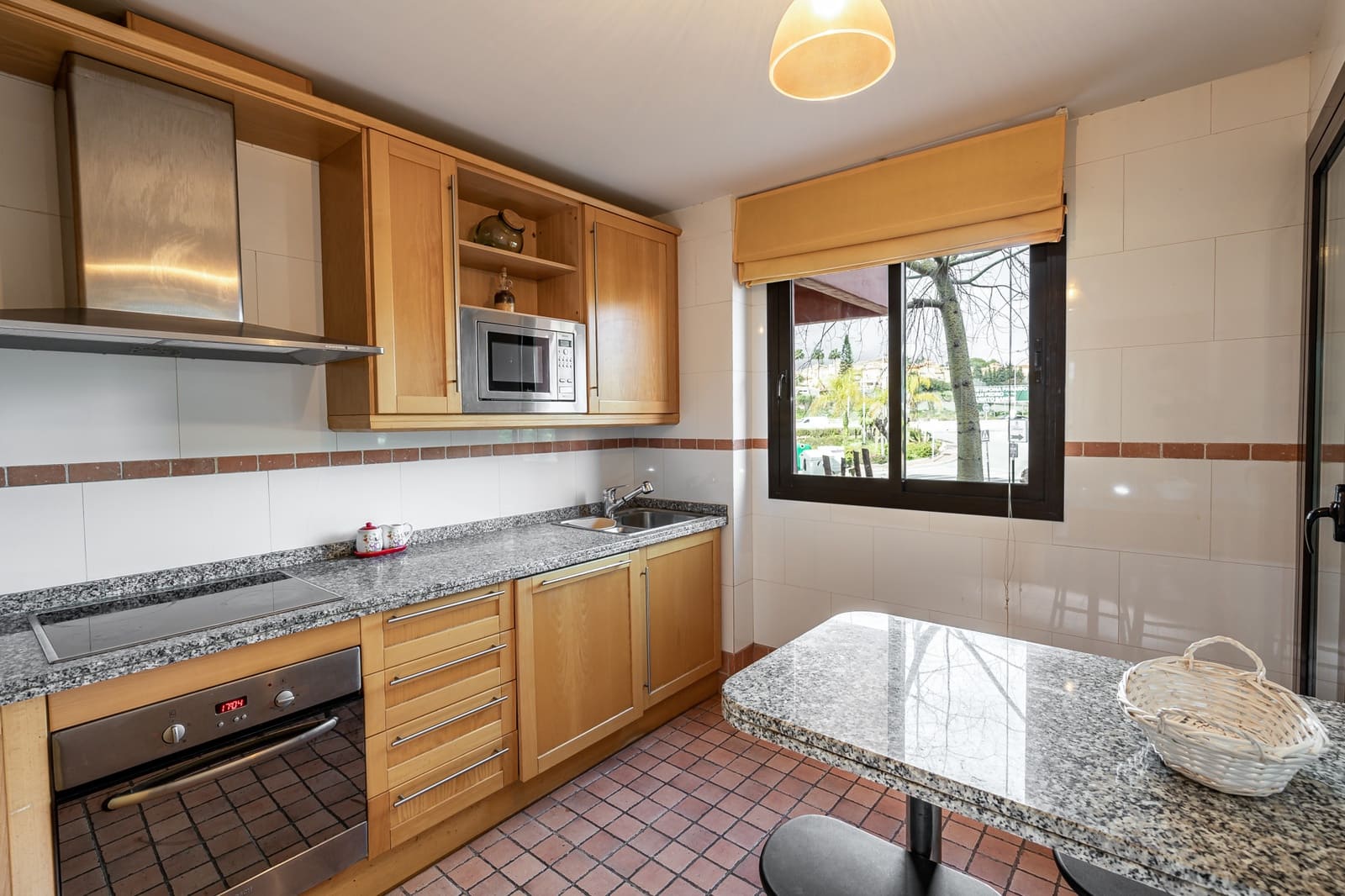3 bedroom Apartment for sale in Estepona with pool garage - € 580,000 (Ref: 8356749)