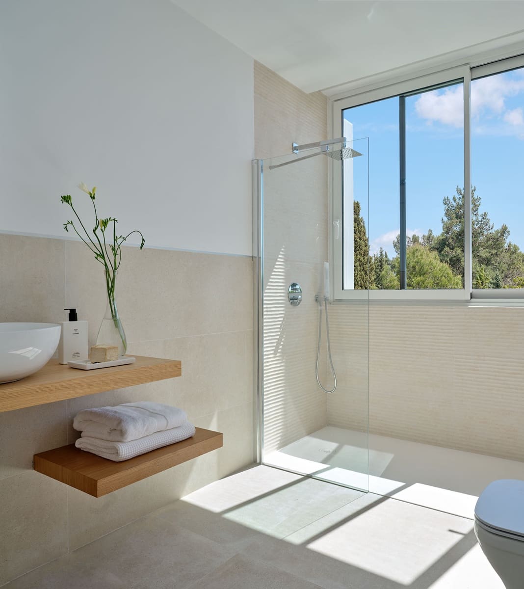 4 bedroom Villa for sale in Marbella with pool garage - € 1,950,000 (Ref: 8356751)