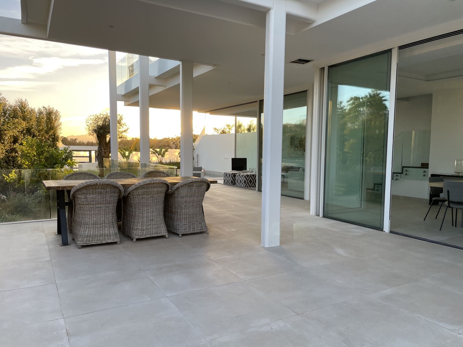 4 bedroom Villa for sale in Marbella with pool garage - € 1,950,000 (Ref: 8356751)