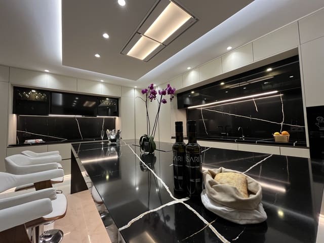 5 quarto Moradia para venda em Marbella com piscina garagem - 3 500 000 € (Ref: 8356752)