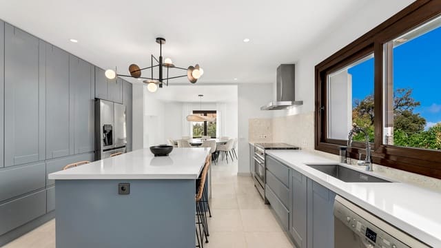 5 slaapkamer Villa te koop in Selwo, Estepona met zwembad garage - € 2.195.000 (Ref: 8356754)