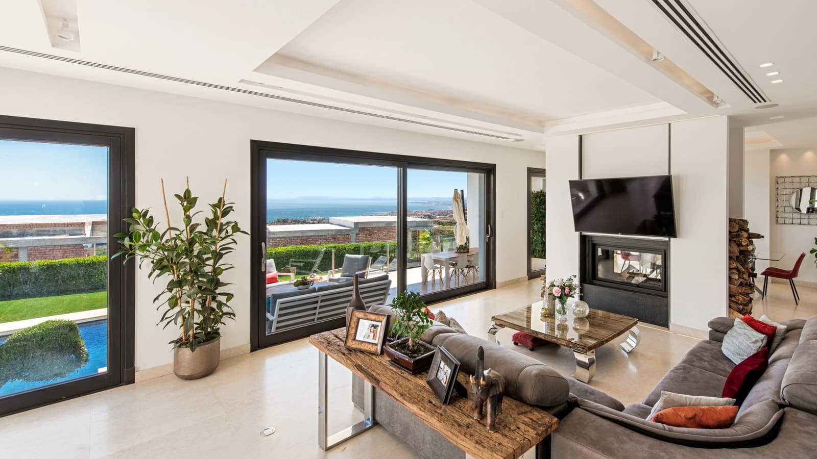 5 bedroom Villa for sale in Marbella with pool garage - € 3,750,000 (Ref: 8356764)