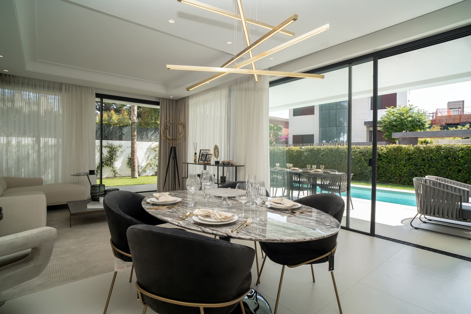 4 bedroom Villa for sale in Marbella with pool garage - € 3,995,000 (Ref: 8356769)