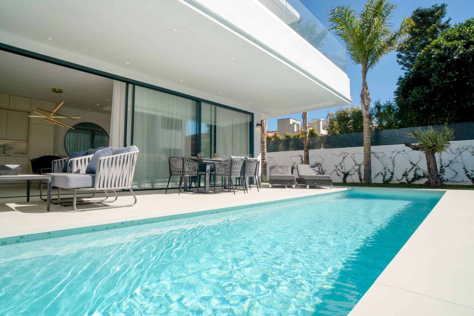 4 soveværelse Villa til salg i Marbella med swimmingpool garage - € 3.995.000 (Ref: 8356769)