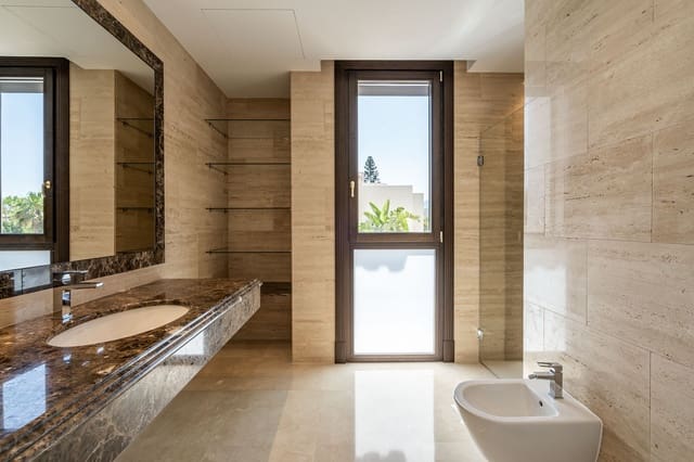 6 slaapkamer Villa te koop in Estepona met zwembad garage - € 4.750.000 (Ref: 8356776)