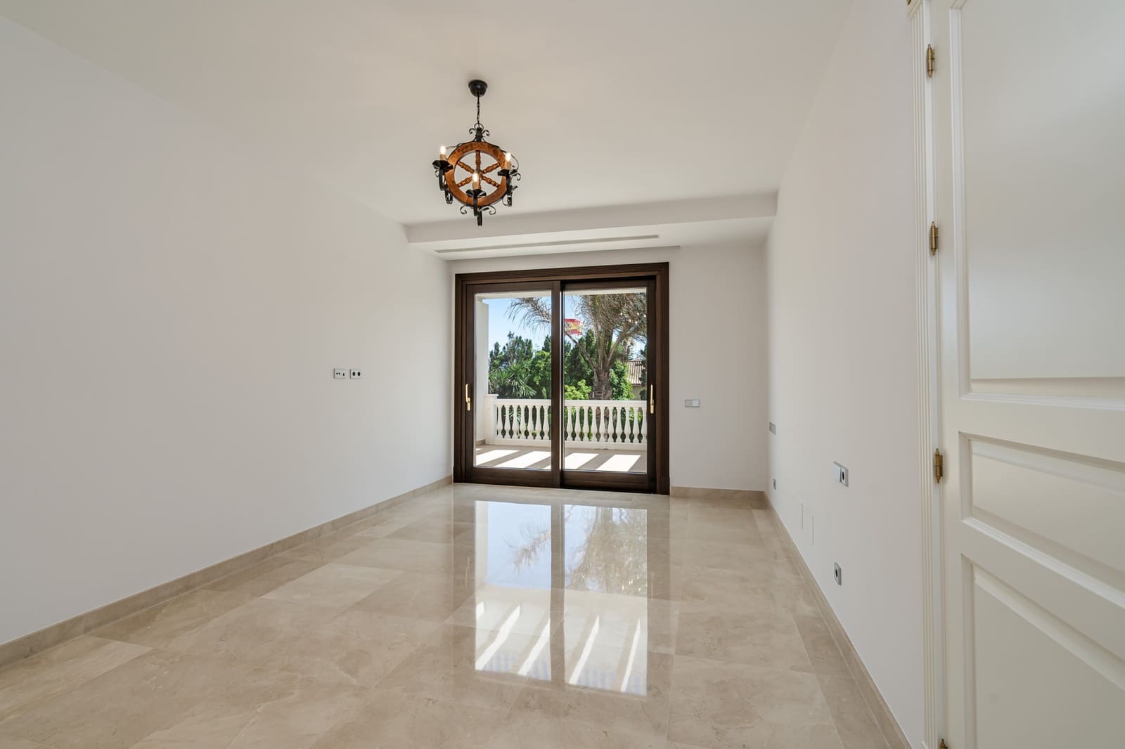6 slaapkamer Villa te koop in Estepona met zwembad garage - € 4.750.000 (Ref: 8356776)