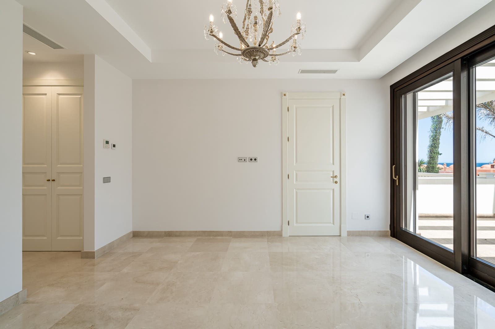 6 slaapkamer Villa te koop in Estepona met zwembad garage - € 4.750.000 (Ref: 8356776)