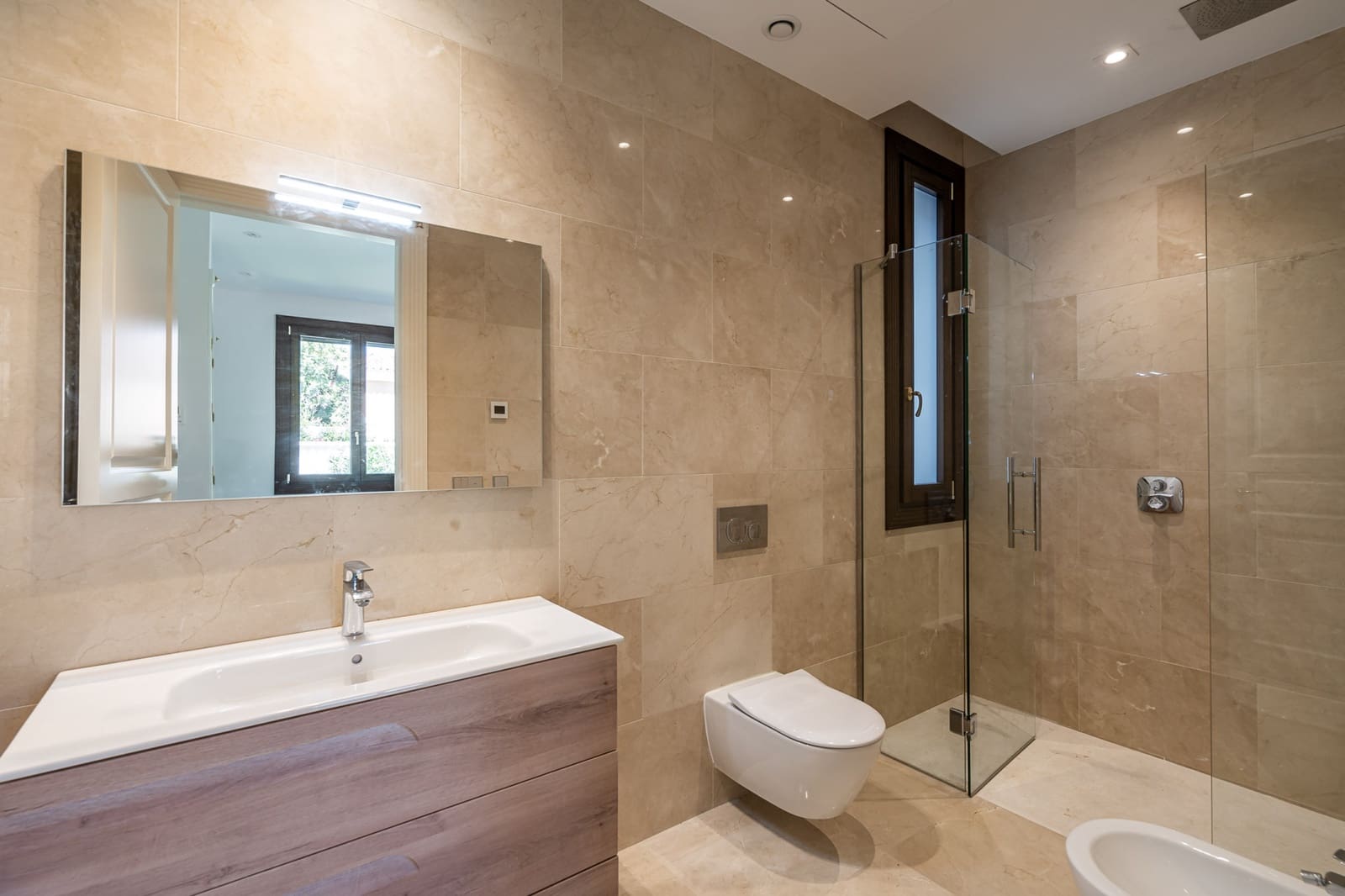 6 slaapkamer Villa te koop in Estepona met zwembad garage - € 4.750.000 (Ref: 8356776)