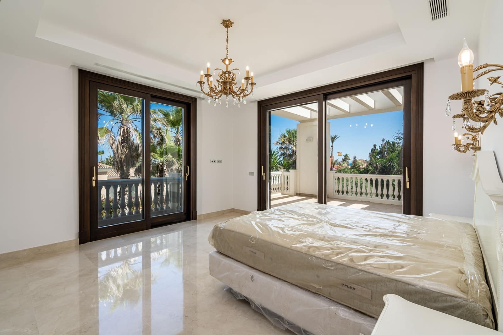 6 slaapkamer Villa te koop in Estepona met zwembad garage - € 4.750.000 (Ref: 8356776)