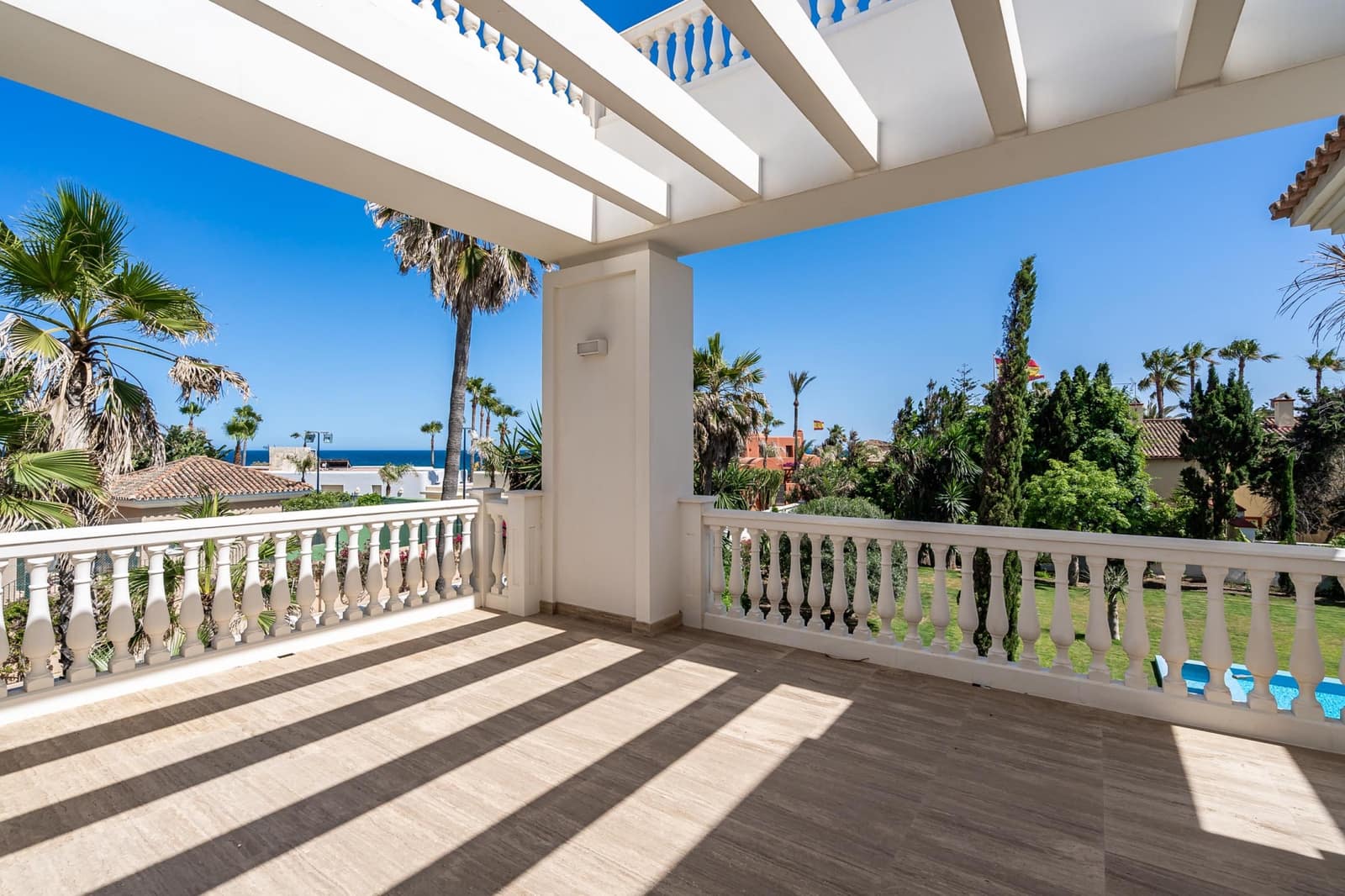 6 slaapkamer Villa te koop in Estepona met zwembad garage - € 4.750.000 (Ref: 8356776)