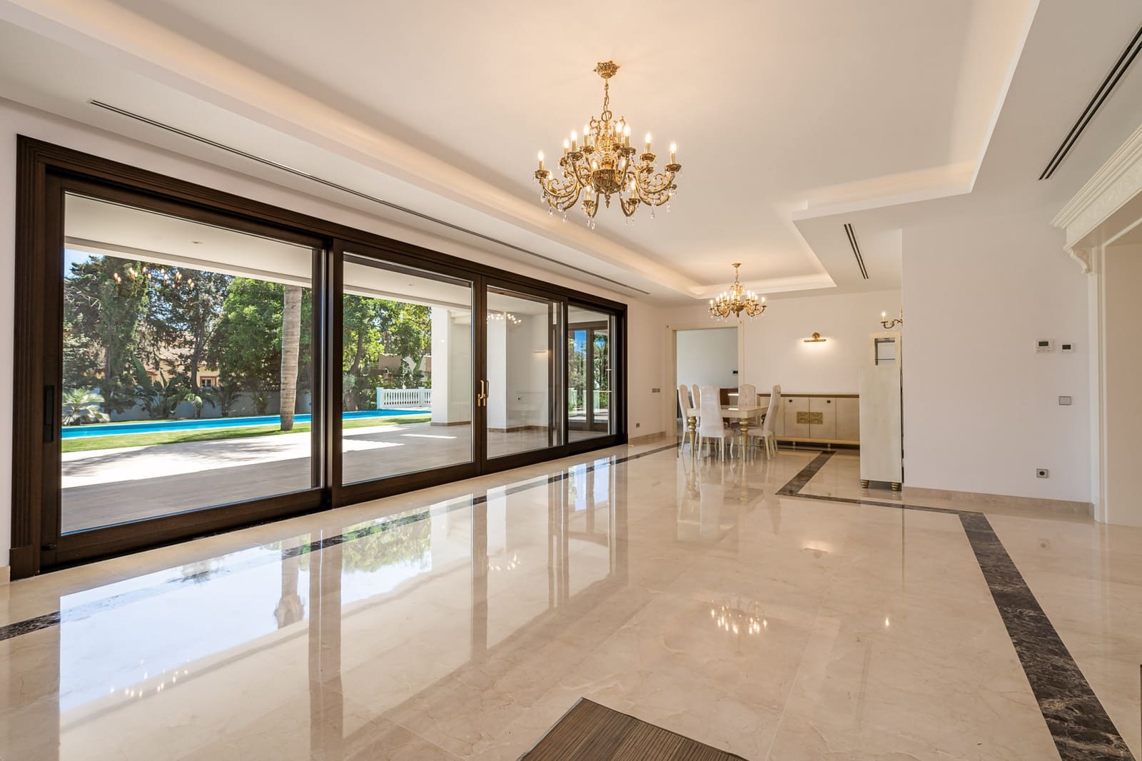 6 slaapkamer Villa te koop in Estepona met zwembad garage - € 4.750.000 (Ref: 8356776)