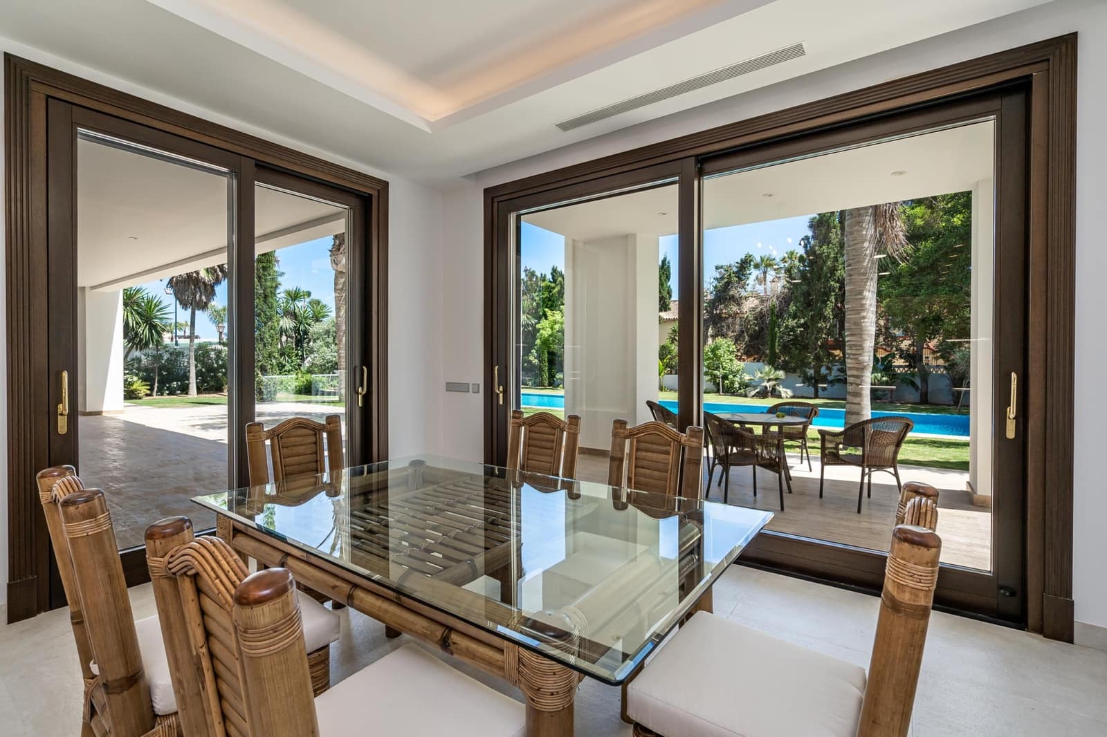 6 slaapkamer Villa te koop in Estepona met zwembad garage - € 4.750.000 (Ref: 8356776)