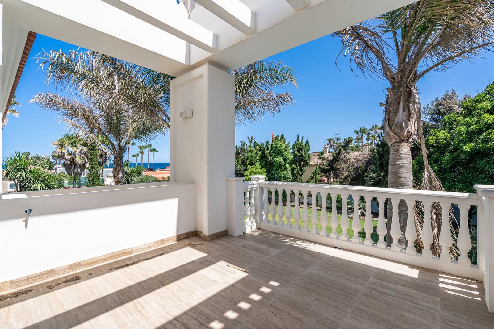 6 slaapkamer Villa te koop in Estepona met zwembad garage - € 4.750.000 (Ref: 8356776)