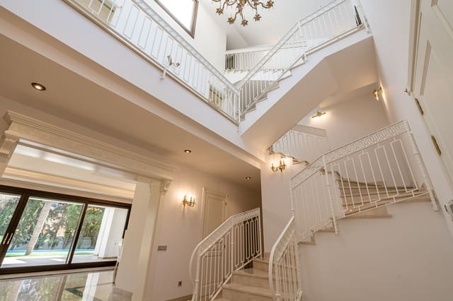 6 slaapkamer Villa te koop in Estepona met zwembad garage - € 4.750.000 (Ref: 8356776)