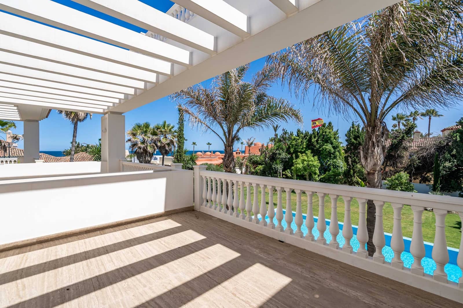 6 slaapkamer Villa te koop in Estepona met zwembad garage - € 4.750.000 (Ref: 8356776)