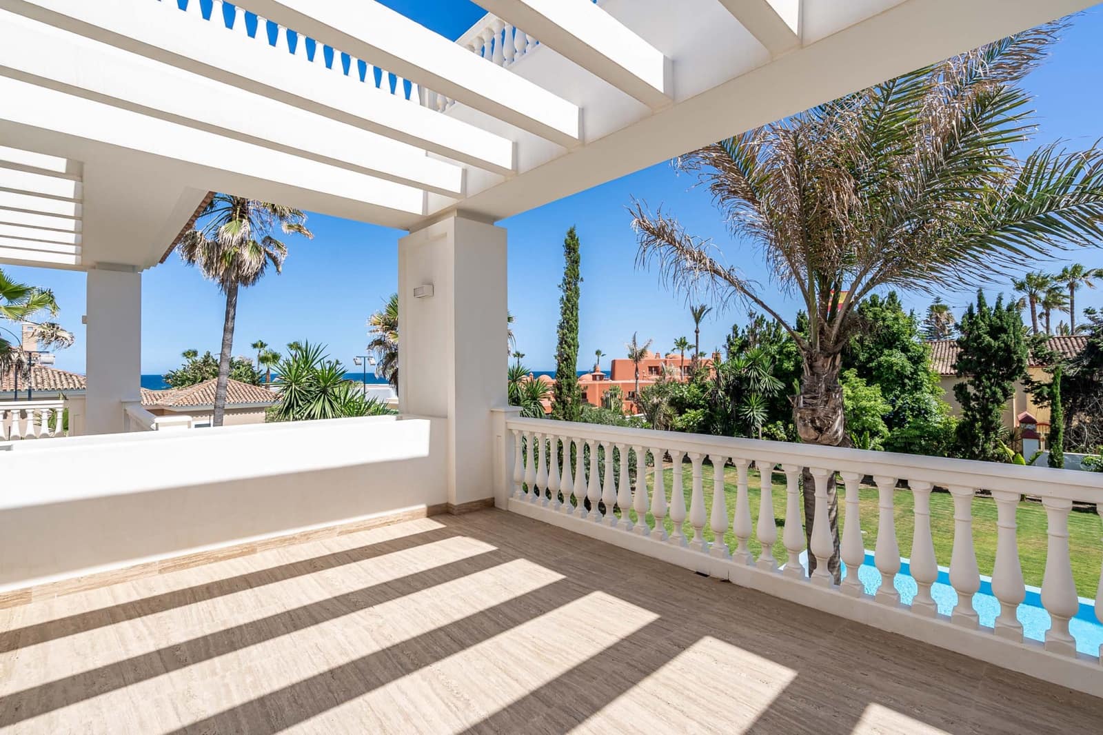 6 slaapkamer Villa te koop in Estepona met zwembad garage - € 4.750.000 (Ref: 8356776)