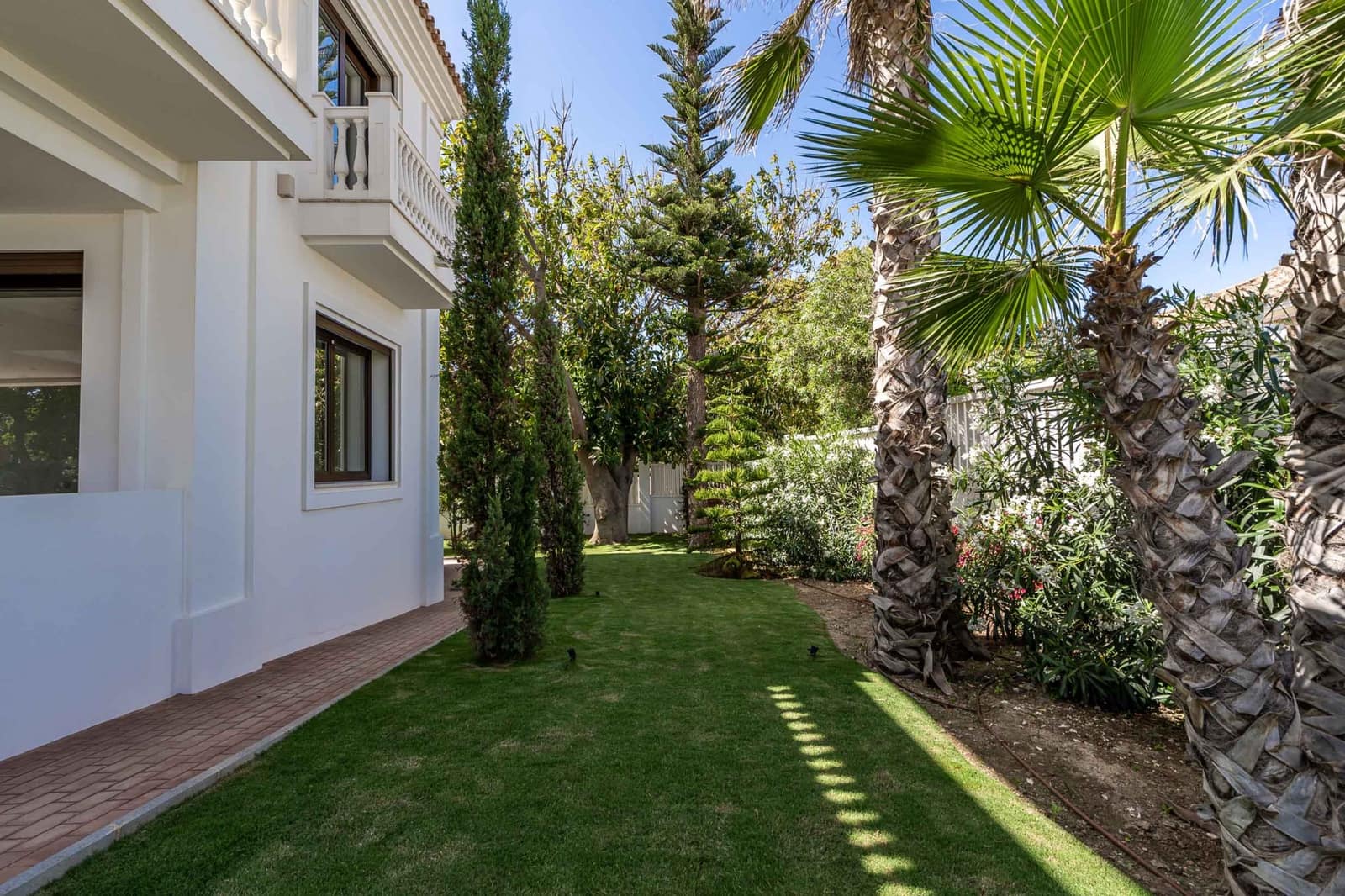 6 slaapkamer Villa te koop in Estepona met zwembad garage - € 4.750.000 (Ref: 8356776)
