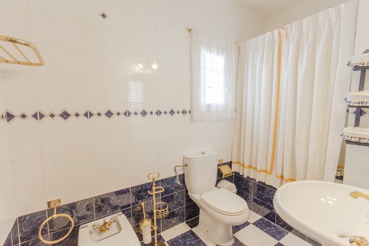 6 soveværelse Villa til salg i Torrequebrada med swimmingpool garage - € 2.200.000 (Ref: 8356787)