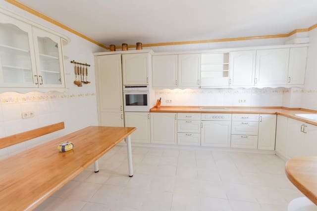 6 sypialnia Willa na sprzedaż w Torrequebrada, Benalmádena z basenem garażem - 2 200 000 € (Ref: 8356787)