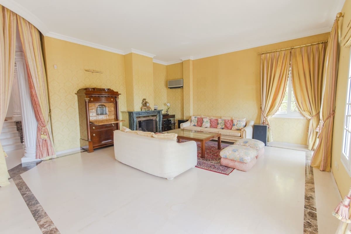 6 soveværelse Villa til salg i Torrequebrada med swimmingpool garage - € 2.200.000 (Ref: 8356787)