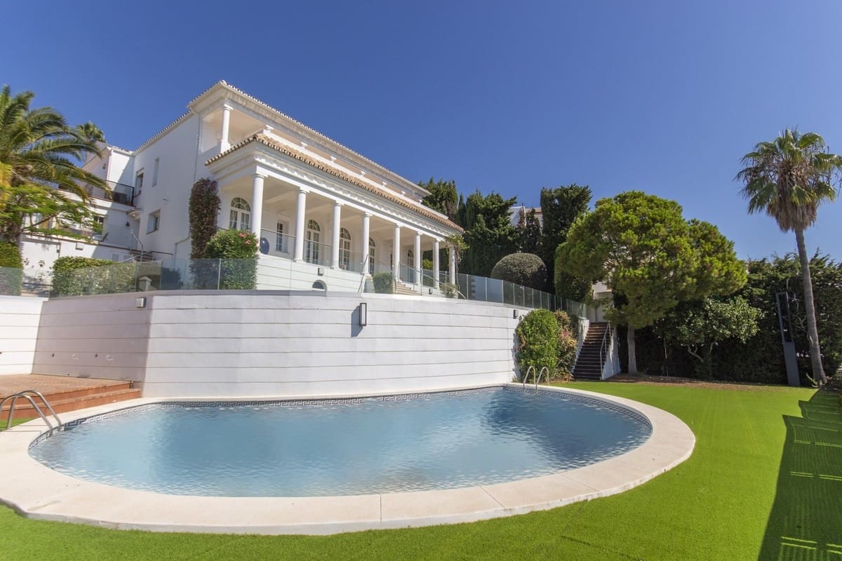 6 bedroom Villa for sale in Torrequebrada with pool garage - € 1,999,999 (Ref: 8356787)