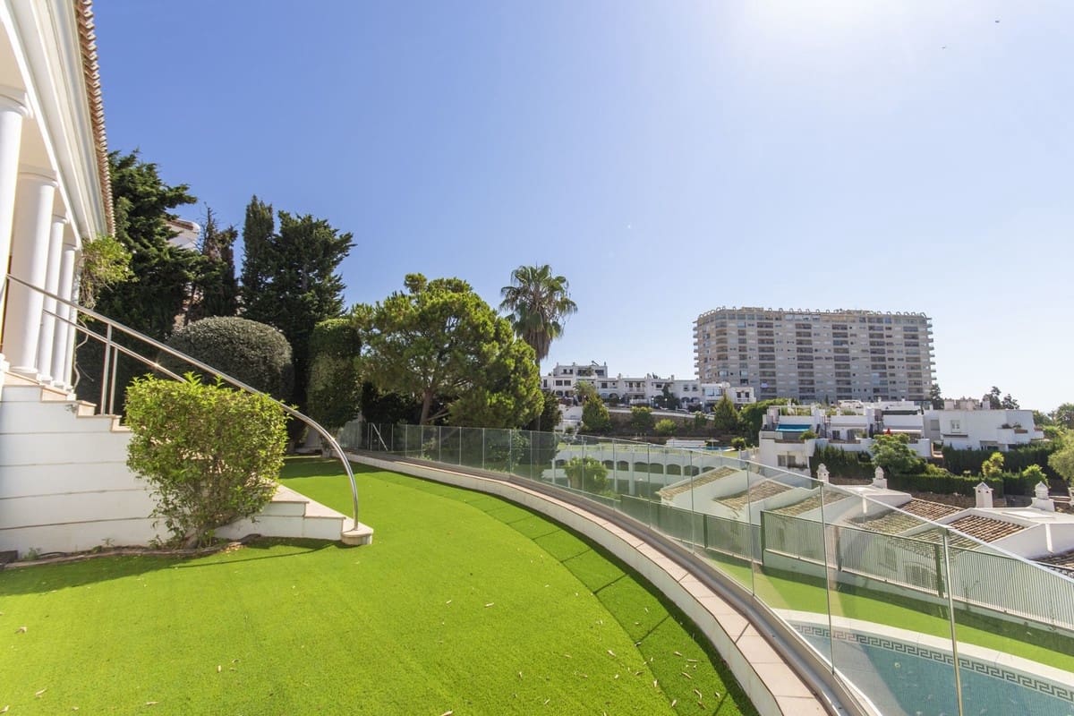 6 bedroom Villa for sale in Torrequebrada with pool garage - € 1,999,999 (Ref: 8356787)