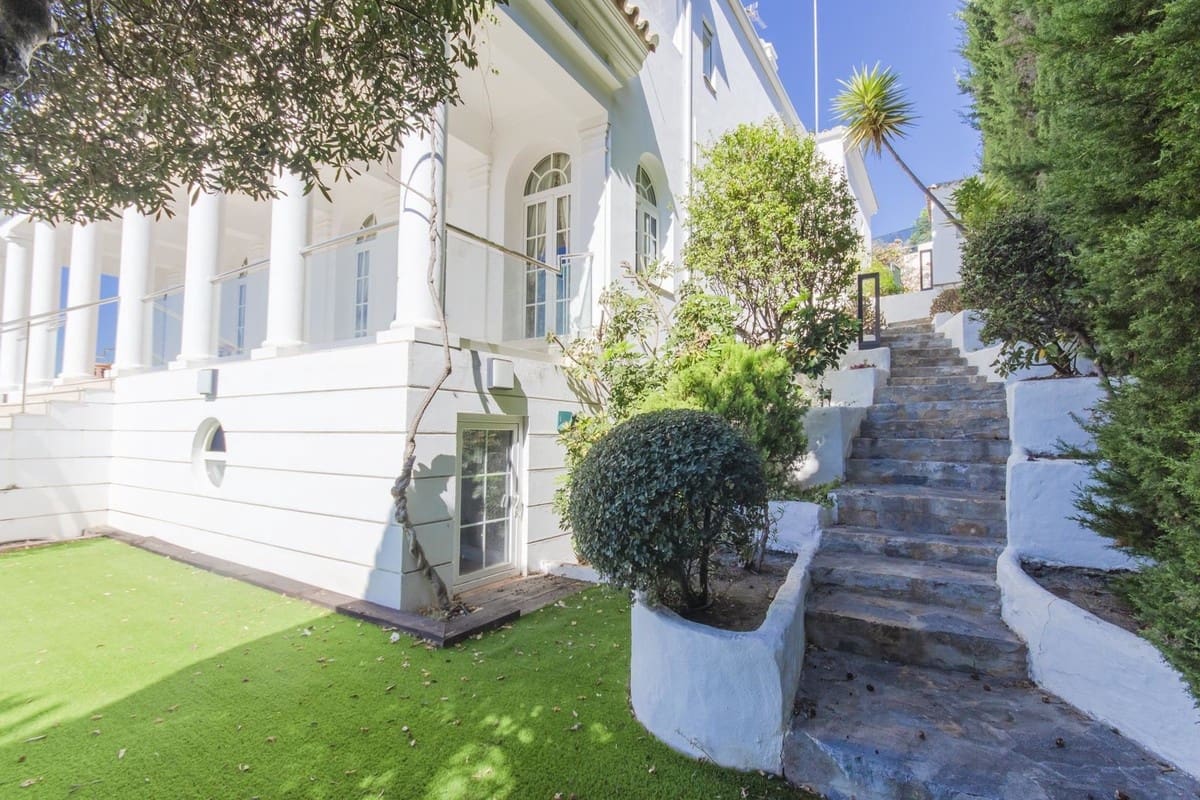 6 bedroom Villa for sale in Torrequebrada with pool garage - € 1,999,999 (Ref: 8356787)