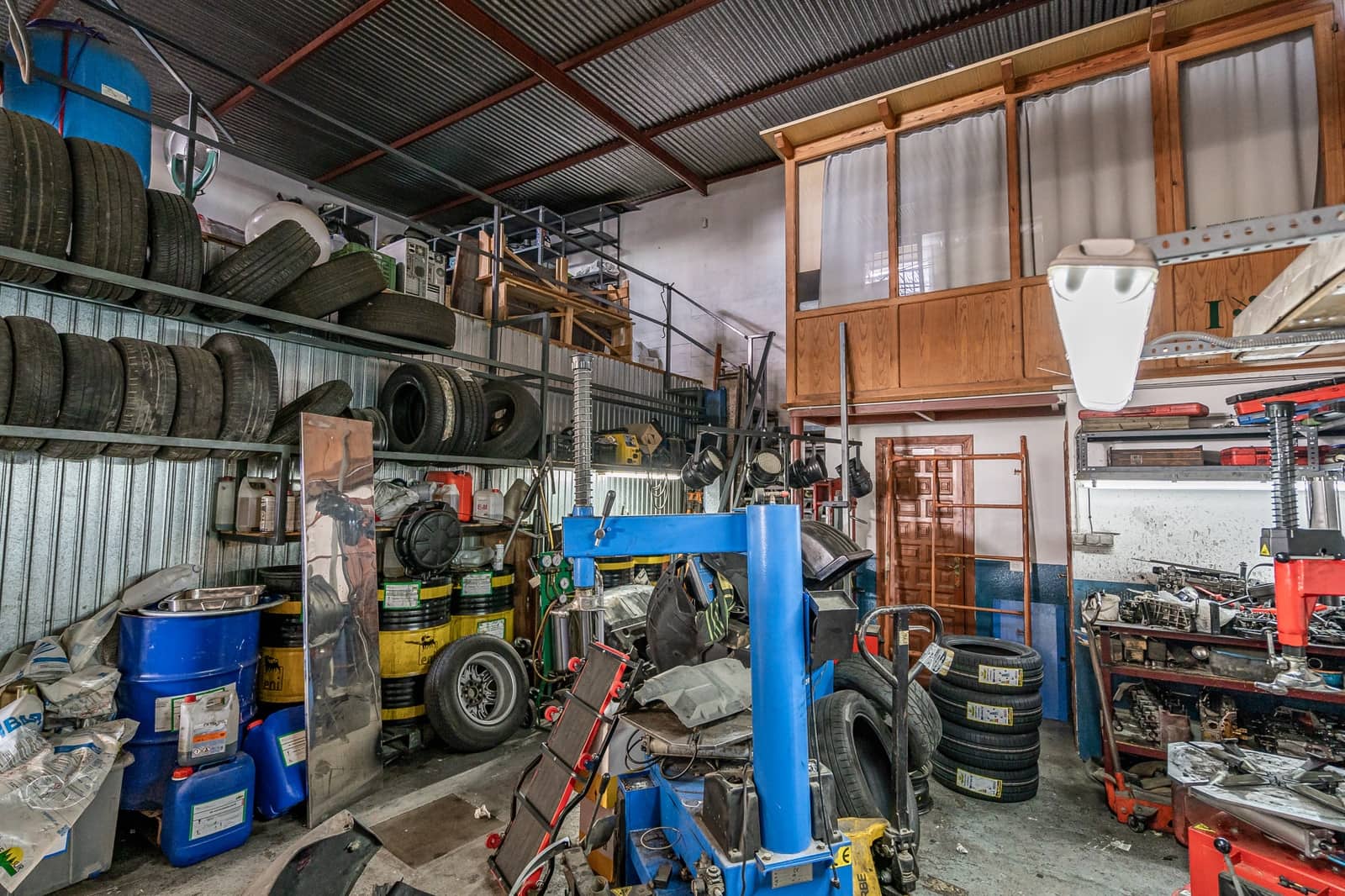 Garage til salg i San Pedro de Alcantara - € 950.000 (Ref: 8356789)