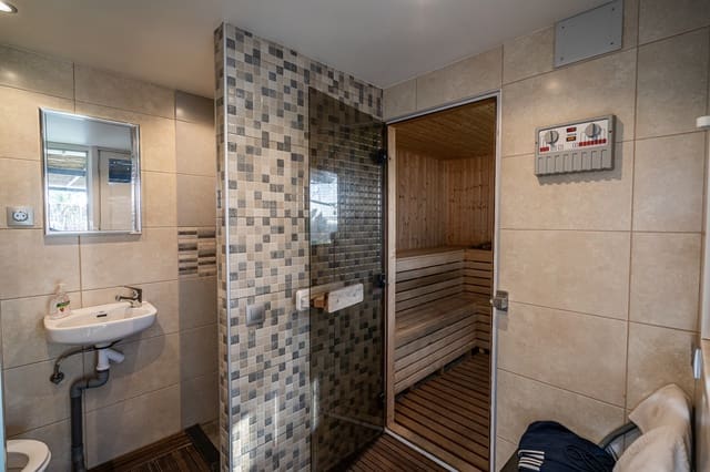 Garasje til salgs i Nueva Alcántara, Marbella - € 950 000 (Ref: 8356789)