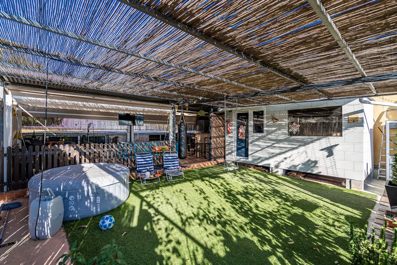 Garage til salg i San Pedro de Alcantara - € 950.000 (Ref: 8356789)