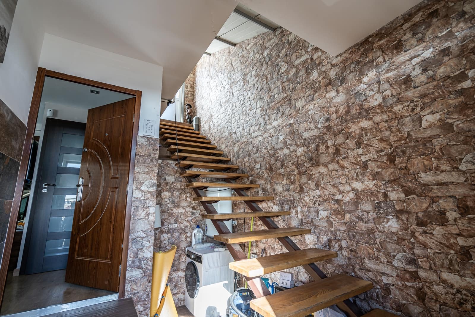 Commercial for sale in San Pedro de Alcantara - € 950,000 (Ref: 8356789)